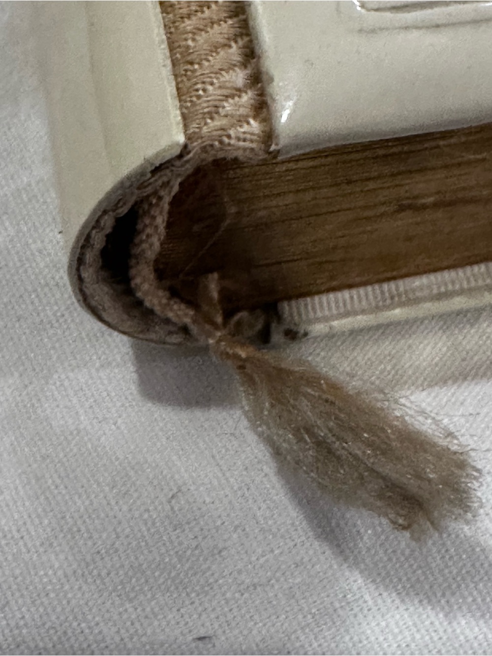 This is an antique embossed Key of Heaven Catholic prayer book published in 1905 - Picture 4 of 7